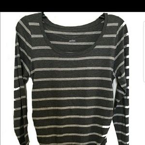 Liz Lange grey maternity shirt